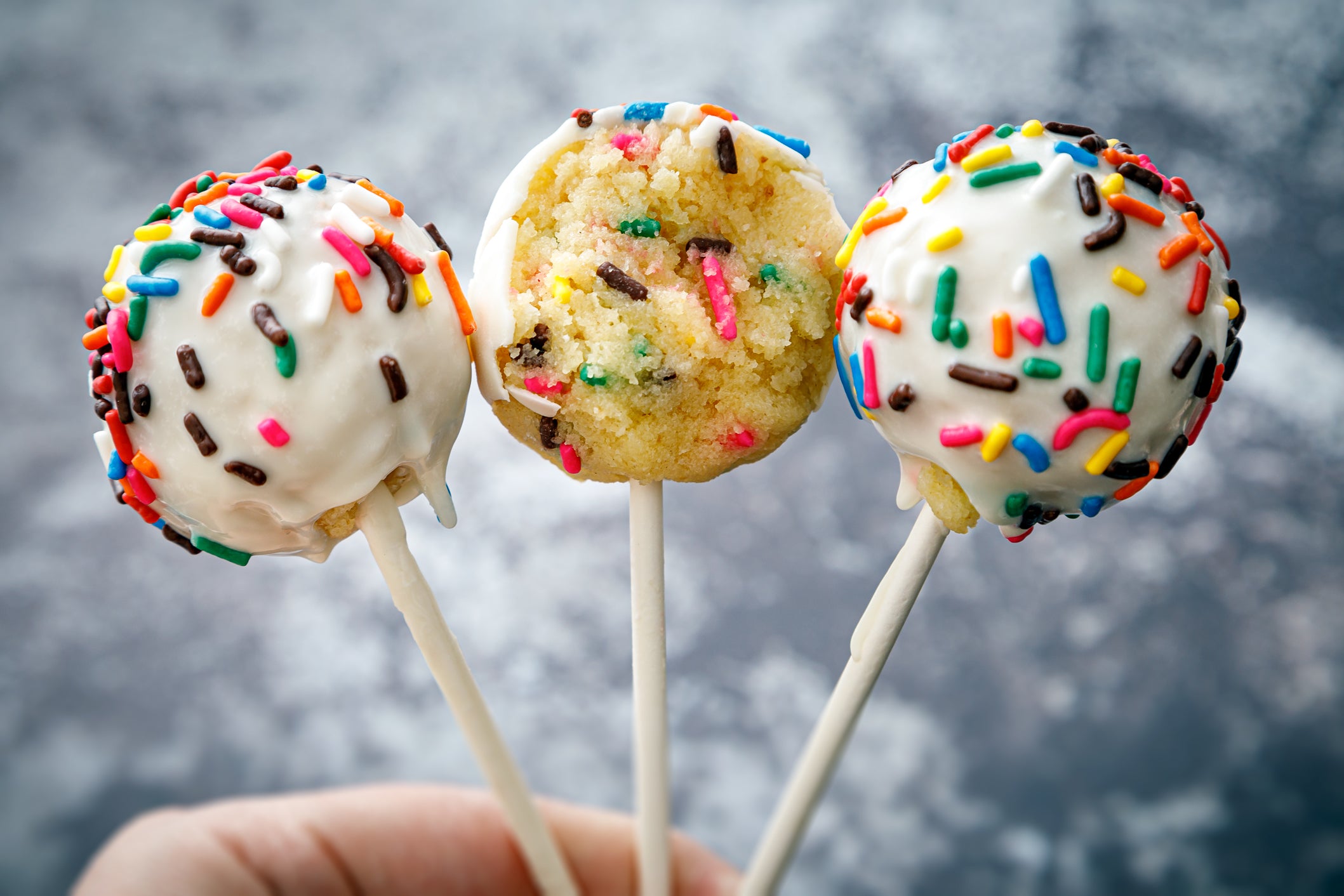 Stay outlet at Home, Social Distancing Cake Pops